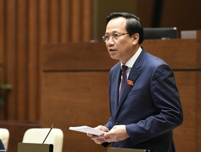 Bộ trưởng Đào Ngọc Dung phát biểu giải trình, làm rõ các vấn đề đại biểu Quốc hội nêu.