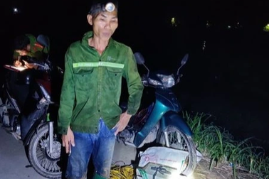 Công an đang xử lý 5 trường hợp dùng kích điện bắt giun đất