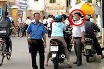 Giám thị “gạ tình lấy điểm”: Cần loại bỏ "con sâu" bệnh hoạn! 