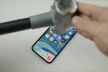 Video thử độ bền iPhone 12