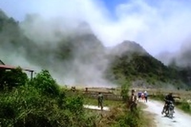 Mìn nổ đinh tai, mùa mất nhà hỏng, người dân hãi hùng 