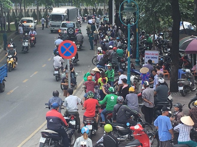 Vụ thầy giáo đâm chết cô giáo vì bị từ hôn: Bị cáo run lẩy bẩy, khóc nức nở xin lỗi khi nhận án chung thân - Ảnh 2. Vụ thầy giáo đâm chết cô giáo vì bị từ hôn: Bị cáo run lẩy bẩy, khóc nức nở xin lỗi khi nhận án chung thân - Ảnh 2.