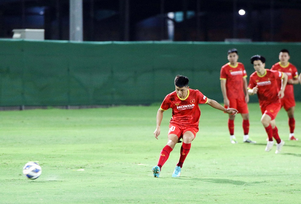 Phan Văn Đức trở lại, Văn Thanh háo hức xé lưới tuyển Trung Quốc - 1 Phan Văn Đức trở lại, Văn Thanh háo hức xé lưới tuyển Trung Quốc - 1