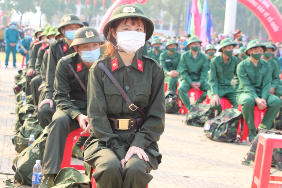 Nữ tân binh nhập ngũ: Nghĩa vụ bảo vệ Tổ quốc không riêng của nam giới - 4 Nữ tân binh nhập ngũ: Nghĩa vụ bảo vệ Tổ quốc không riêng của nam giới - 4