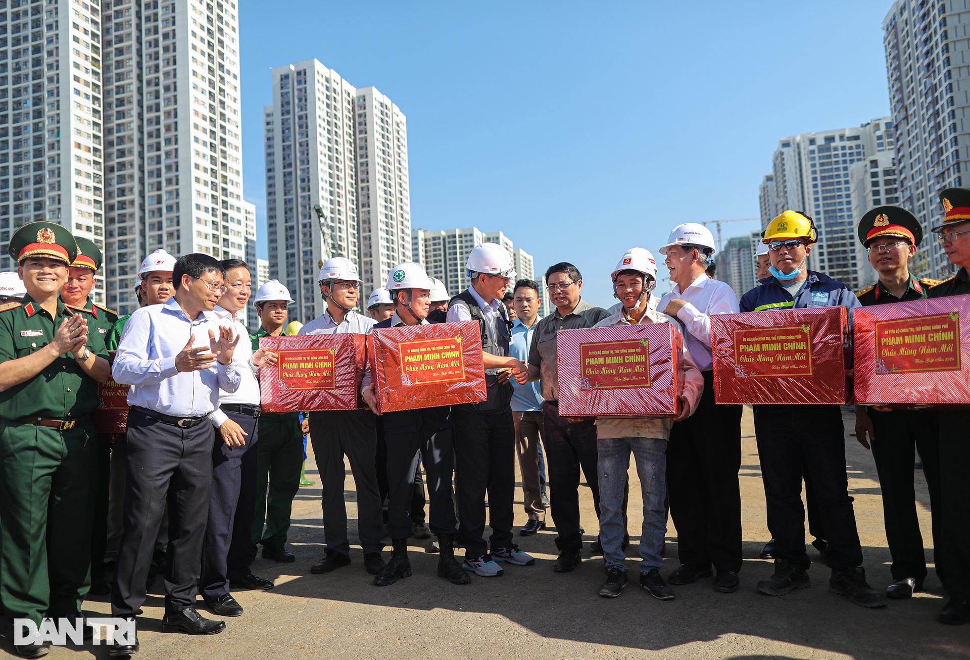 Thủ tướng Phạm Minh Chính khảo sát đại công trường Vành đai 3 dịp Tết - 4 Thủ tướng Phạm Minh Chính khảo sát đại công trường Vành đai 3 dịp Tết - 4