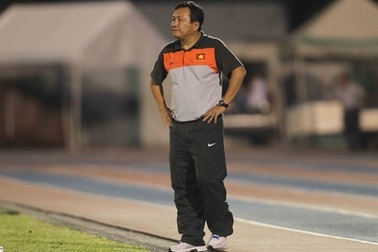 VFF bất ngờ đình chỉ công tác HLV Hoàng Văn Phúc