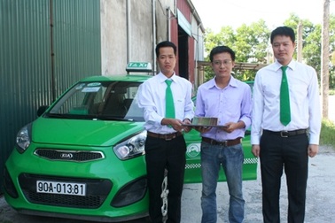 Tài xế taxi trả lại 500 triệu đồng cho khách bỏ quên