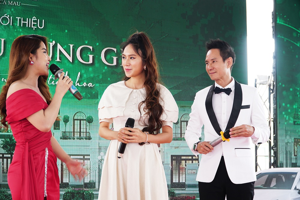 Lý Hải - Minh Hà xuất hiện tại lễ giới thiệu dự án Happy Home Cà Mau - 4 Lý Hải - Minh Hà xuất hiện tại lễ giới thiệu dự án Happy Home Cà Mau - 4