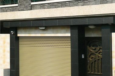 Bát nháo thị trường cửa cuốn