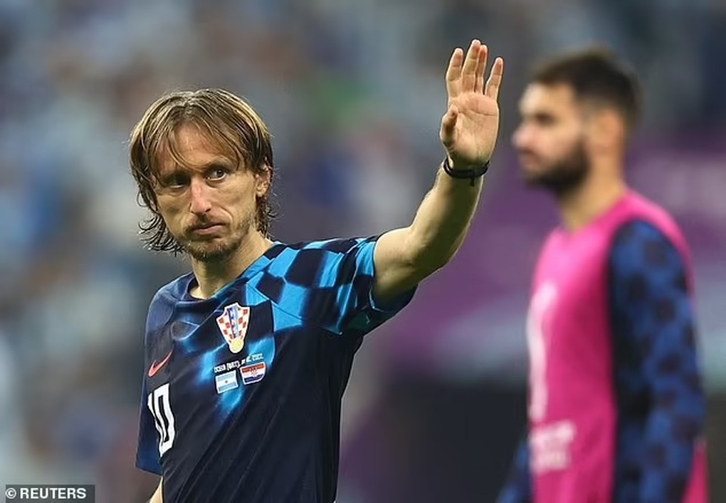 Luka Modric khóc trong đường hầm, cổ động viên nhắn gửi lời tri ân - 1 Luka Modric khóc trong đường hầm, cổ động viên nhắn gửi lời tri ân - 1
