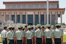 Quan tham Trung Quốc liên tiếp tự tử, làm khó chiến dịch "đả hổ diệt ruồi"