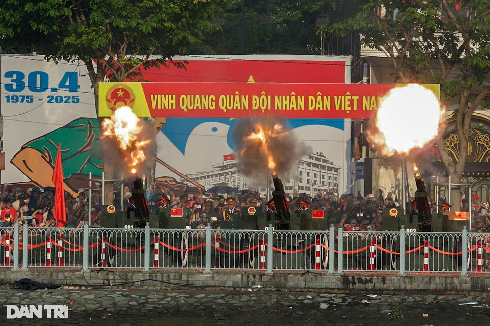 Rộn ràng theo nhịp chân chiến sĩ diễu binh chuẩn bị đại lễ 30/4 - 8