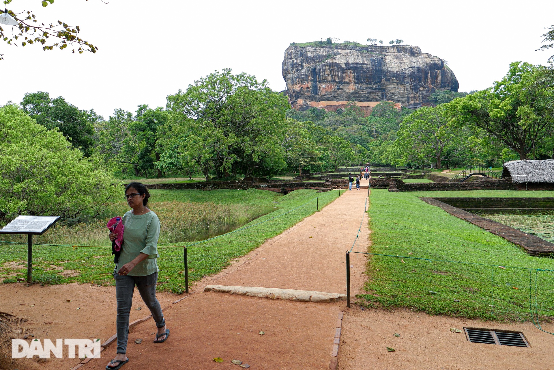 Cận cảnh pháo đài sư tử cao gần 200m giữa rừng rậm Sri Lanka - 1 Cận cảnh pháo đài sư tử cao gần 200m giữa rừng rậm Sri Lanka - 1