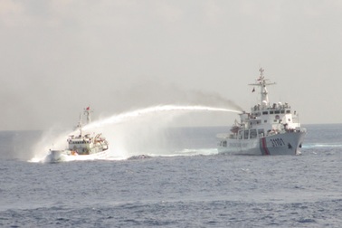 Từ vòi rồng đến tòa án quốc tế?