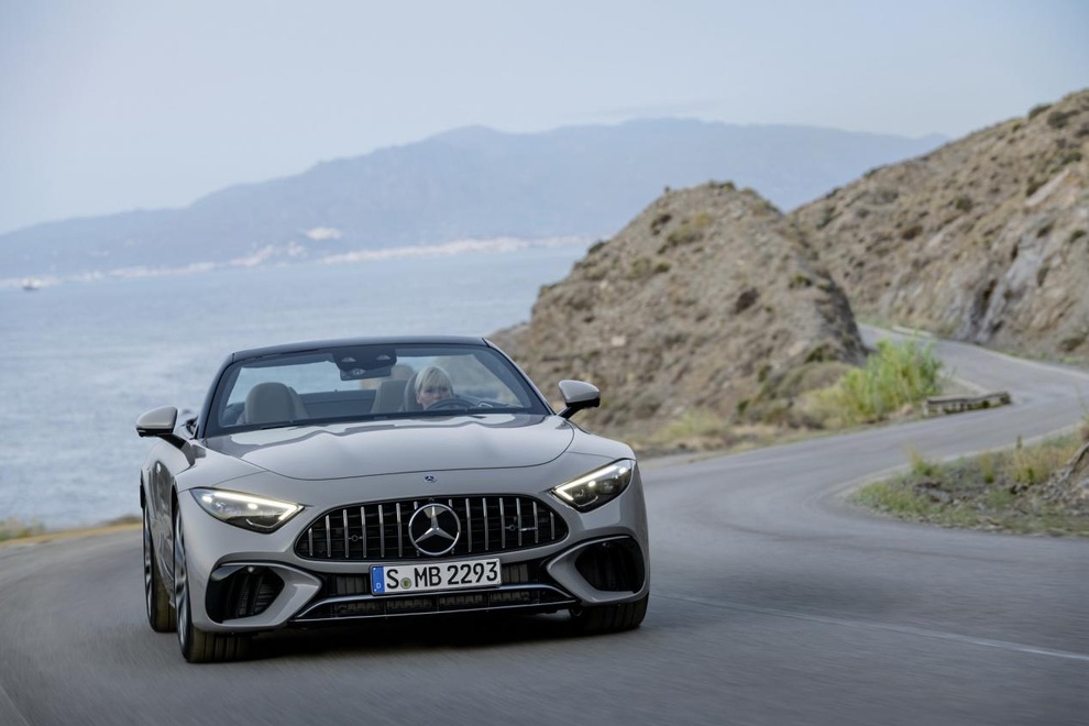Mercedes-AMG SL 2022 trình làng: Người đẹp với tâm hồn quái thú - 10 Mercedes-AMG SL 2022 trình làng: Người đẹp với tâm hồn quái thú - 10
