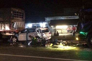 Tai nạn liên hoàn, 1 người chết, 11 người bị thương