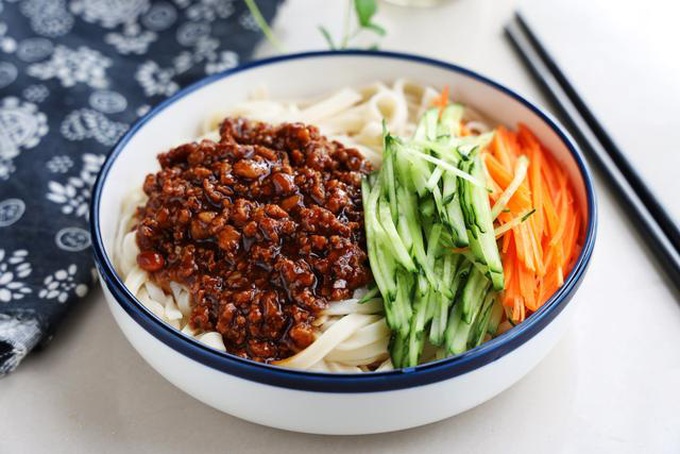 Cuối tuần làm mì trộn tại nhà vừa ngon vừa mát - Ảnh 5.