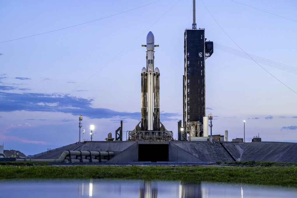 Falcon Heavy hoãn phóng phút chót, vệ tinh Internet phủ sóng châu Á lỡ hẹn - 1