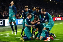 Ajax 2-3 Tottenham: Màn lội ngược dòng khó tin