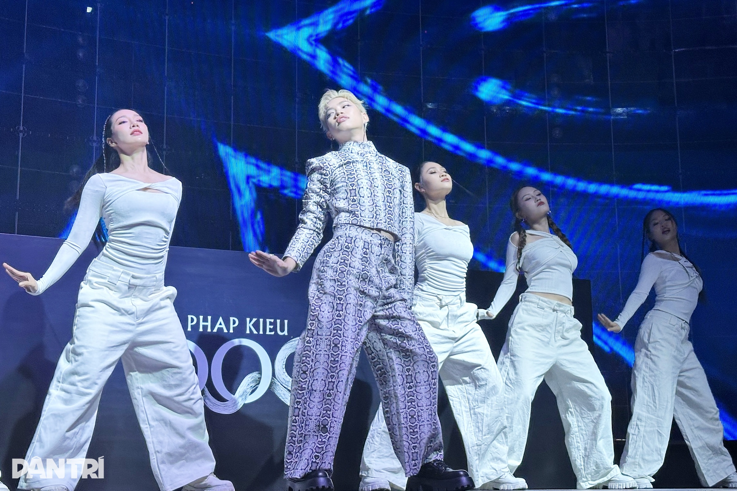 Rapçi Phap Kieu, cinsiyetsiz tarzıyla tartışma yaratan HIEUTHUHAI hakkında konuşuyor - 3 Rapper Pháp Kiều nói về HIEUTHUHAI, phong cách phi giới tính gây tranh cãi - 3