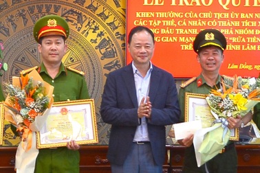 Khen thưởng lực lượng phá án vụ rửa tiền xuyên quốc gia