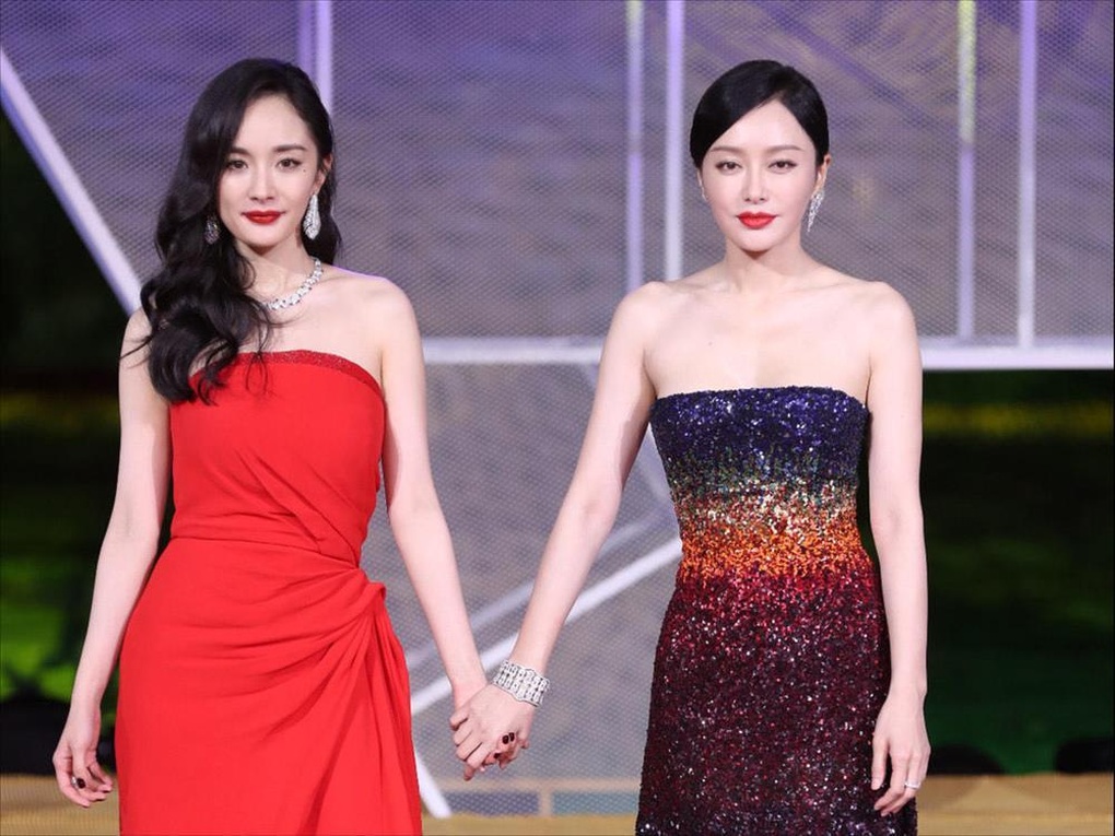 Yêu chung người, tình chị em giữa Dương Mịch và Tần Lam khiến fan tò mò - 2 Yêu chung người, tình chị em giữa Dương Mịch và Tần Lam khiến fan tò mò - 2