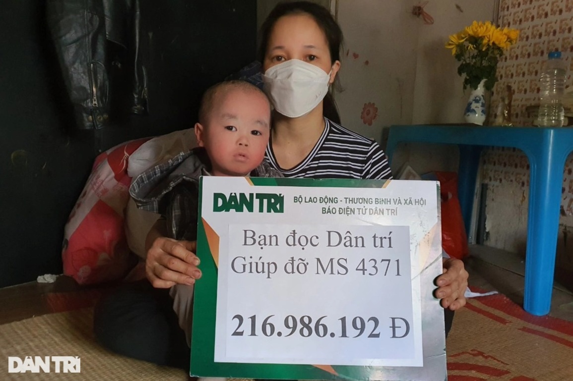 Hơn 250 triệu đồng đến với bé trai 5 tuổi mắc bệnh lạ, đau đớn quằn quại - 1 Hơn 250 triệu đồng đến với bé trai 5 tuổi mắc bệnh lạ, đau đớn quằn quại - 1