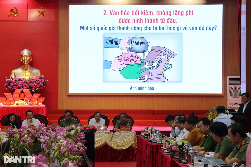 Bộ Công an tổ chức hội thảo xây dựng văn hóa tiết kiệm, chống lãng phí - 3 Bộ Công an tổ chức hội thảo xây dựng văn hóa tiết kiệm, chống lãng phí - 3