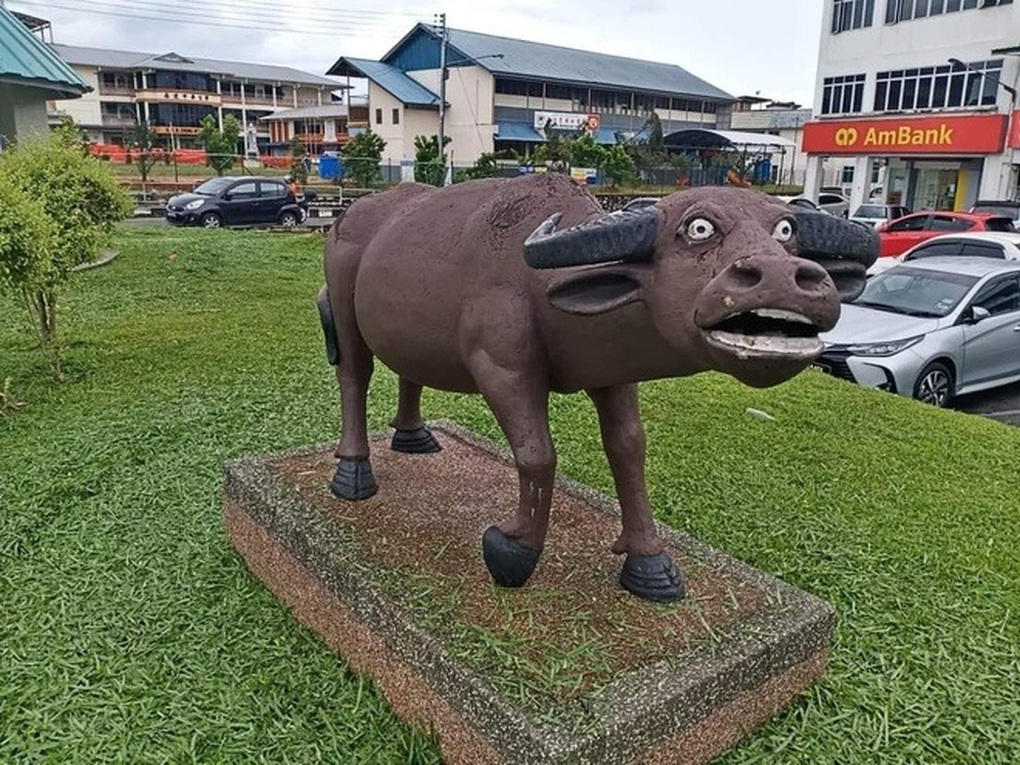 Sự thật phía sau bức tượng trâu có gương mặt biểu cảm hốt hoảng, ngô nghê - 2 Sự thật phía sau bức tượng trâu có gương mặt biểu cảm hốt hoảng, ngô nghê - 2
