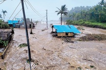 Siêu bão Phượng Hoàng đổ bộ Philippines, hơn 1 triệu người sơ tán