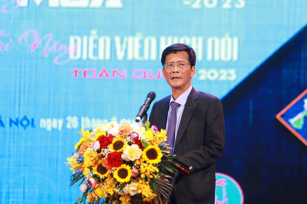 Nhiều nghệ sĩ còn loay hoay chưa thoát được cái bóng của mình - 2 Nhiều nghệ sĩ còn loay hoay chưa thoát được cái bóng của mình - 2