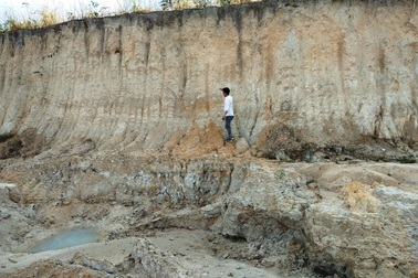 Kon Tum: Báo động "đỏ" nạn "chảy máu" khoáng sản ở vùng giáp ranh!