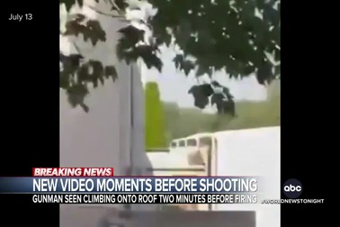 Nghi phạm trèo lên mái nhà trước vụ ám sát hụt ông Trump