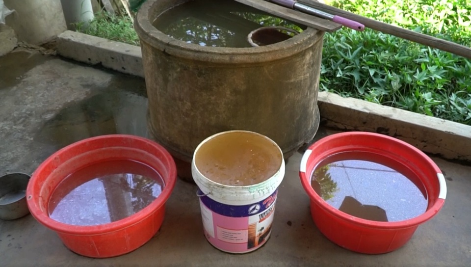 Dự án cấp nước “treo” 8 năm, dân mỏi mòn dùng nước bẩn! - 1 Dự án cấp nước “treo” 8 năm, dân mỏi mòn dùng nước bẩn! - 1