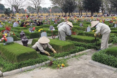 “Đút túi” gần 300 triệu đồng mỗi ngày nhờ phục vụ người cõi âm