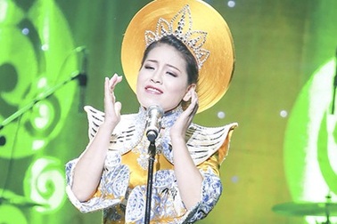 Ngắm áo dài 1 tỉ đồng của Anh Thơ