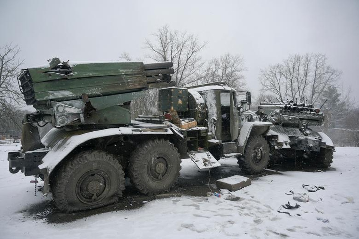 Hàng loạt khí tài Nga bị phá hủy dưới mưa hỏa lực ở Ukraine - 14 Hàng loạt khí tài Nga bị phá hủy dưới mưa hỏa lực ở Ukraine - 14