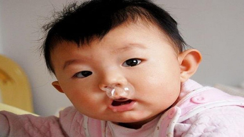 Chuyên gia chỉ 3 cách “làm sạch” tai mũi họng trẻ trong mùa đông - 1 Chuyên gia chỉ 3 cách “làm sạch” tai mũi họng trẻ trong mùa đông - 1