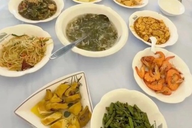 Địa phương đau đầu vì tour rẻ như cho: 130.000 đồng/khách gồm cả bữa trưa