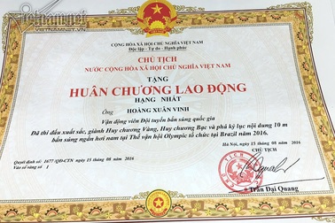 Công nhân, nông dân cũng được tặng Huân chương Lao động hạng Nhất