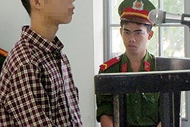 Không xét xử lưu động vụ “Học sinh lớp 8 tạt axit Trưởng Công an xã”