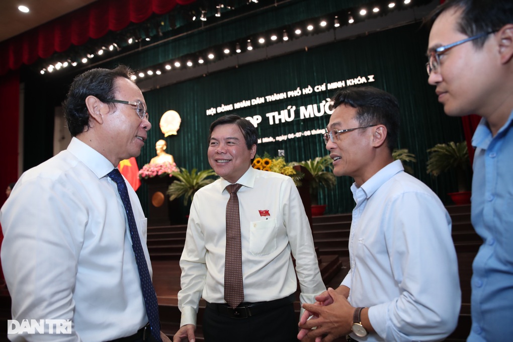 Bí thư TPHCM: Lấy phiếu tín nhiệm để xem cán bộ thực hiện lời hứa đến đâu - 3 Bí thư TPHCM: Lấy phiếu tín nhiệm để xem cán bộ thực hiện lời hứa đến đâu - 3