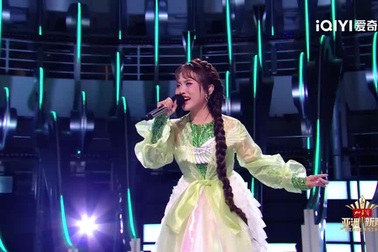 Trích đoạn tiết mục "Buôn trăng" của Phương Mỹ Chi tại "Sing!Asia"