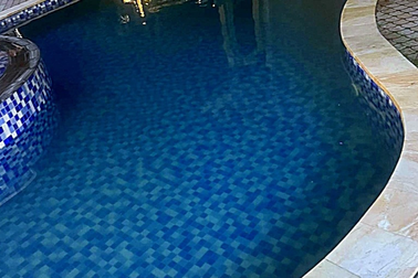 Bé trai 5 tuổi đuối nước tử vong ở hồ bơi của nhà hàng