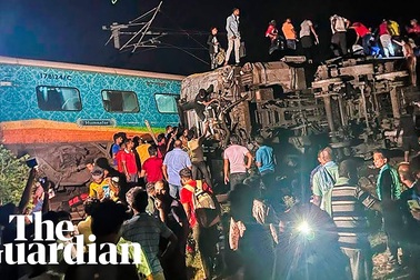 Ba đoàn tàu Ấn Độ đâm nhau, ít nhất 207 người thiệt mạng