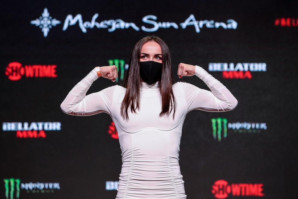 Mỹ nhân MMA người Nga tiếp tục giành chiến thắng ấn tượng - 5 Mỹ nhân MMA người Nga tiếp tục giành chiến thắng ấn tượng - 5