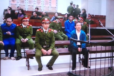 Tâm trạng khi xem “ván bài lật ngửa” trước tòa 