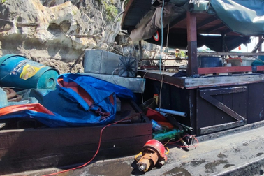 Phát hiện 1.000 lít dầu diezen không rõ nguồn gốc ở Quảng Ninh