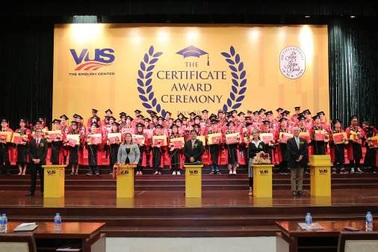 VUS nâng kỷ lục 106.932 học viên nhận chứng chỉ quốc tế