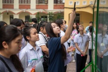 Nữ sinh lớp 10 trường top bị mẹ "cấm" dùng điện thoại gây tranh cãi